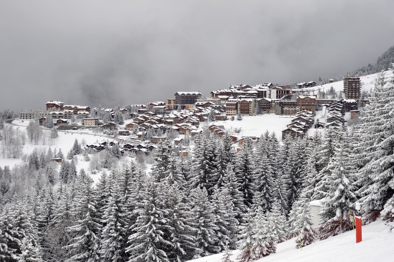 Courchevel Moriond bajo la nieve