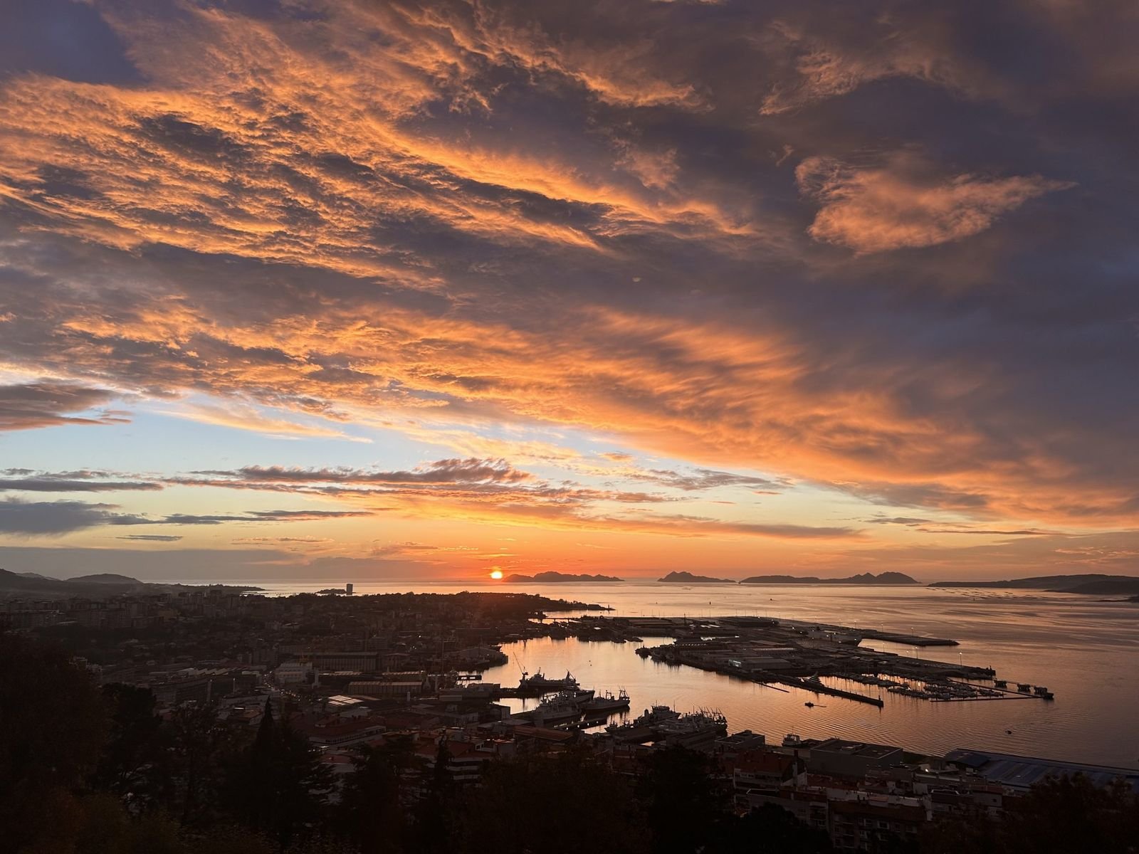 Sunset over the Cíes Islands and the Vigo estuary